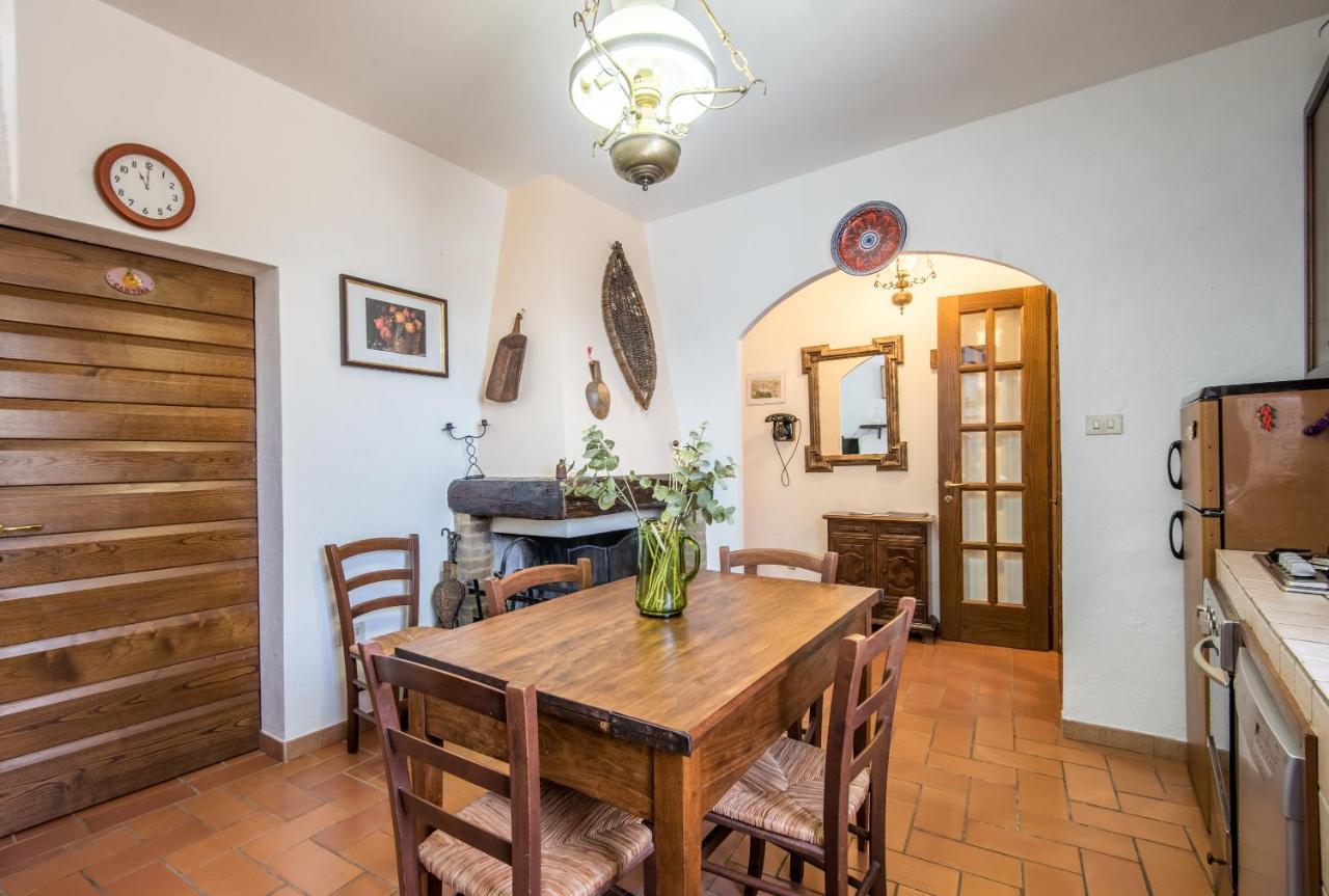 Casa Francesca Apartment มอนตาลชิโน ภายนอก รูปภาพ