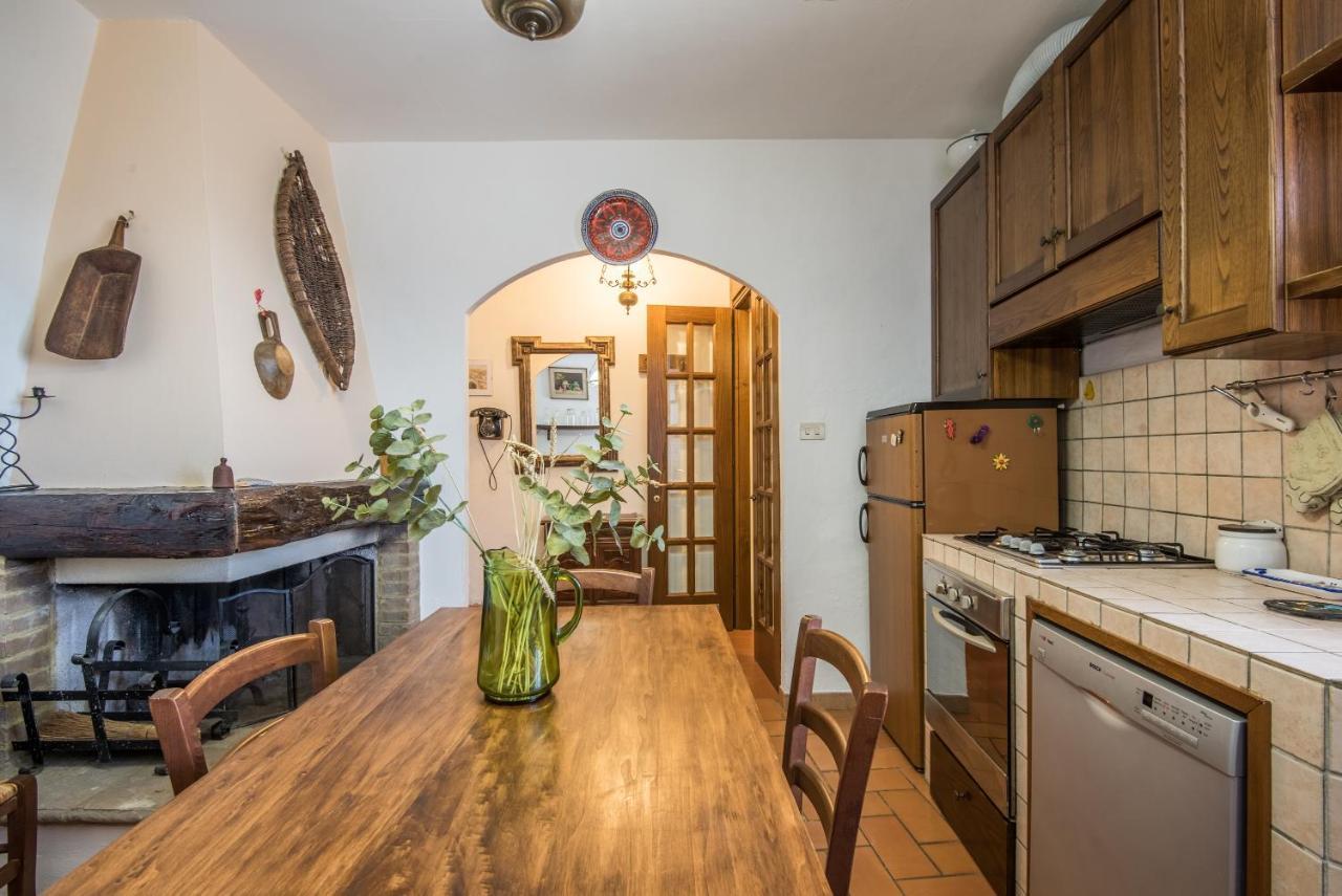 Casa Francesca Apartment มอนตาลชิโน ภายนอก รูปภาพ